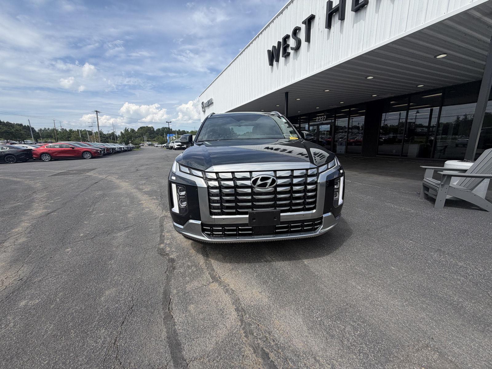 Used 2025 Robust Emerald Hyundai Calligraphy image 4