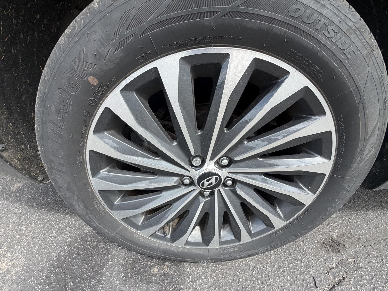 Used 2025 Robust Emerald Hyundai Calligraphy image 13