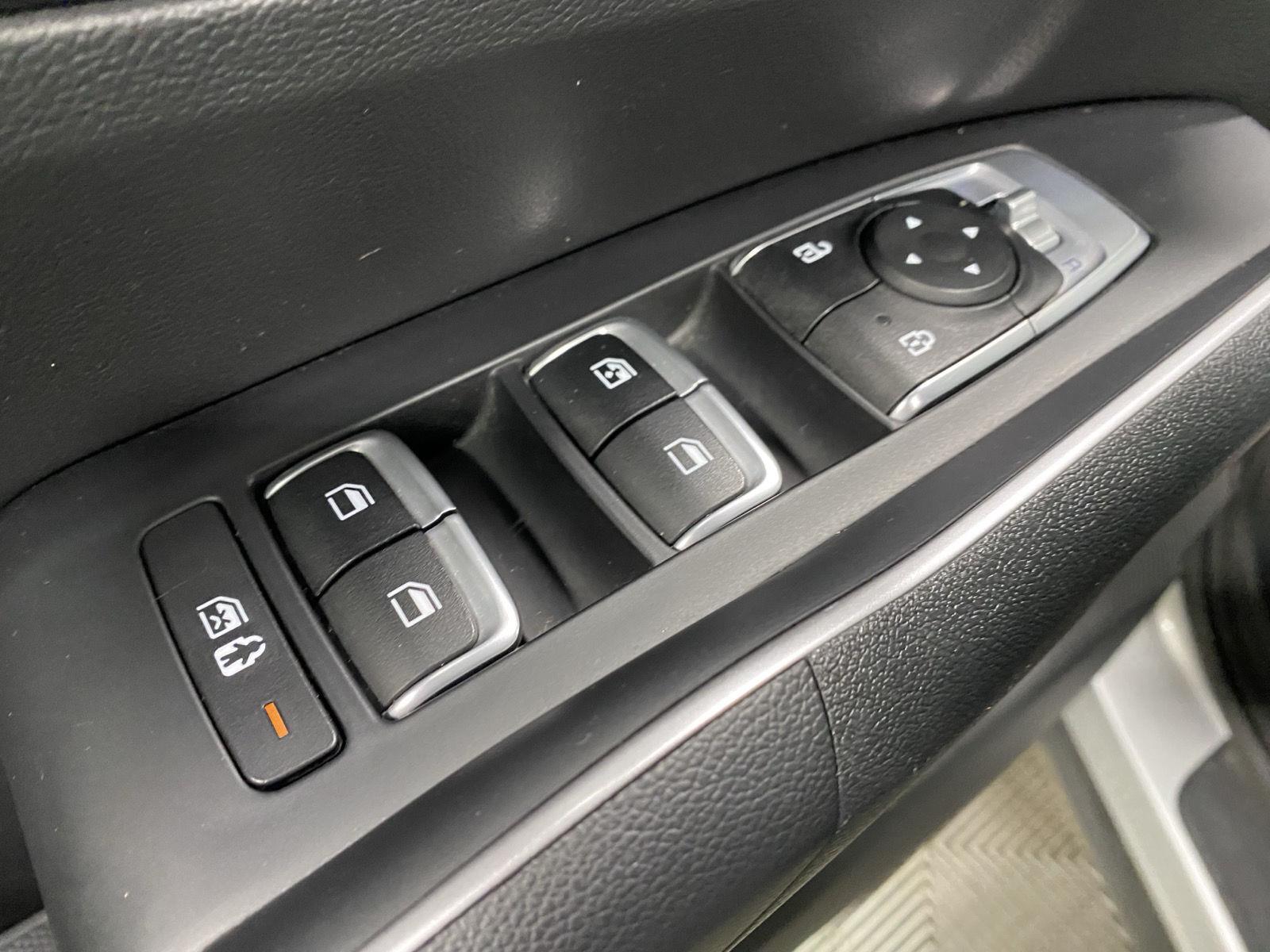 Used 2021 Sparkling Silver Kia S image 17