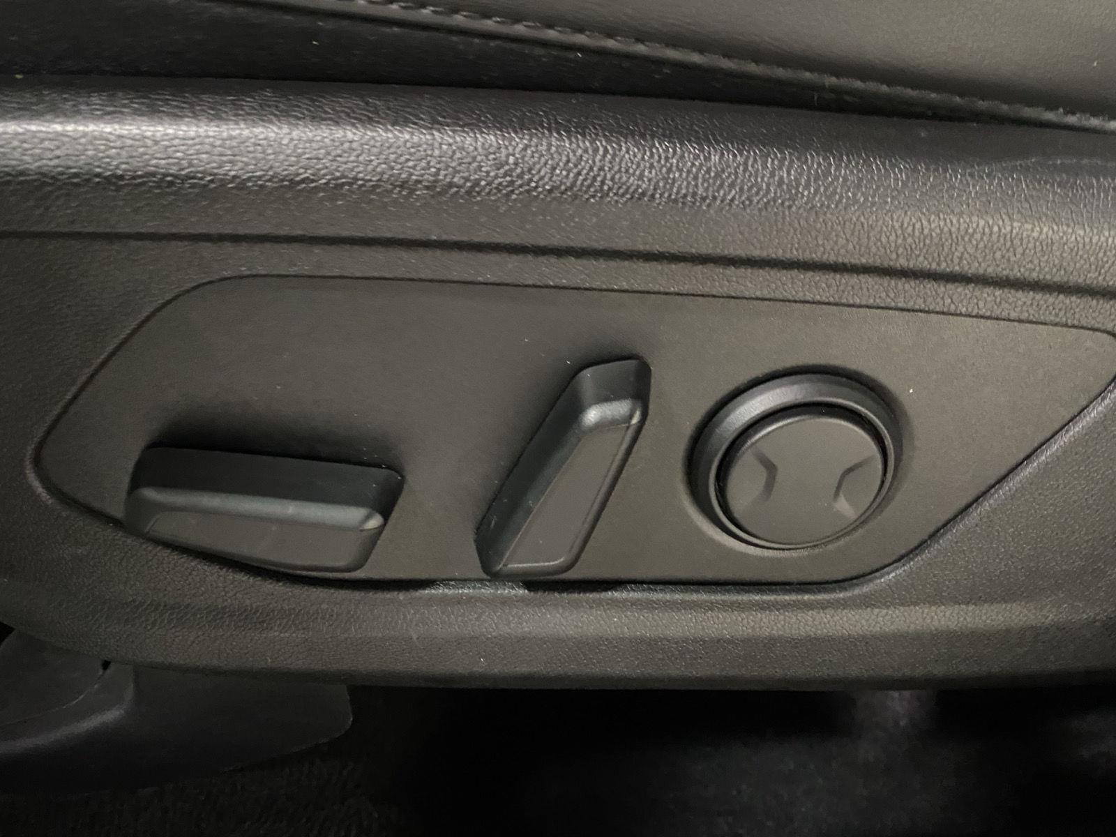 Used 2021 Sparkling Silver Kia S image 18