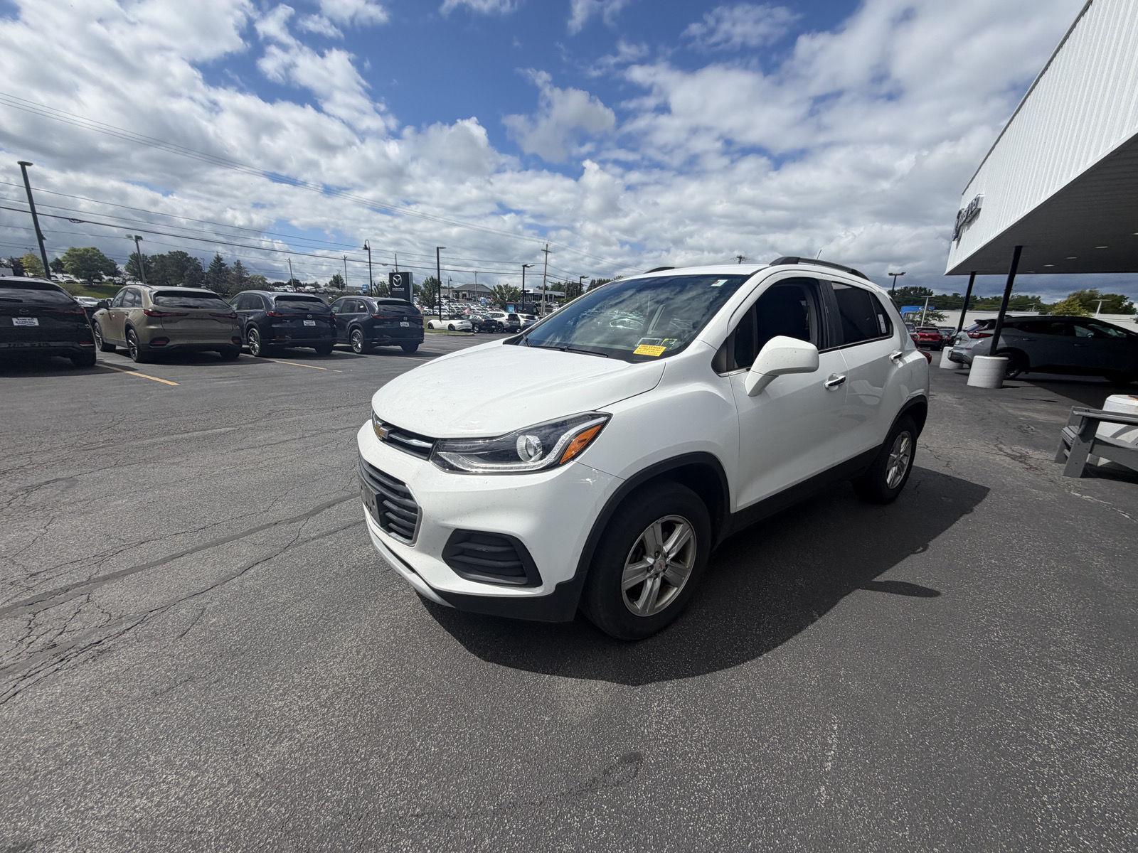 Used 2019 Summit White Chevrolet LT image 3