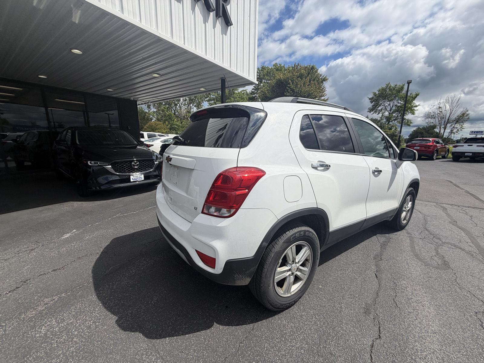 Used 2019 Summit White Chevrolet LT image 8