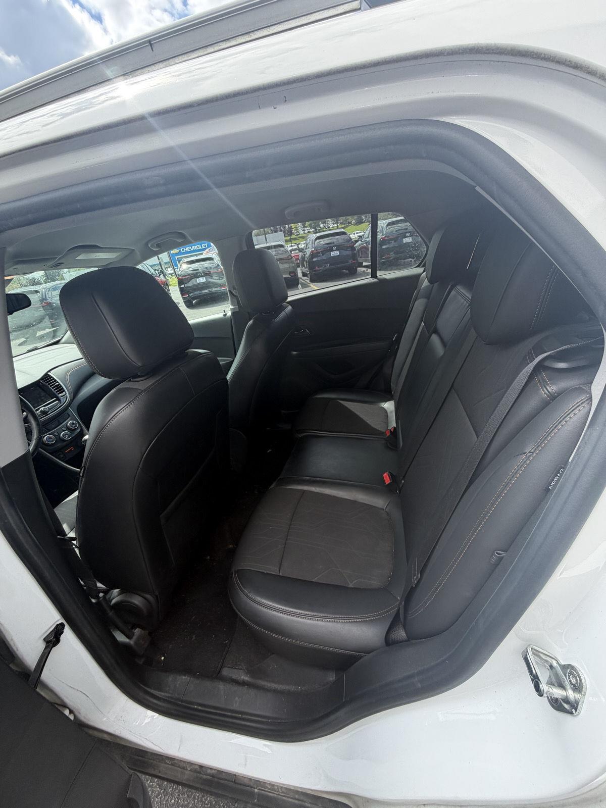 Used 2019 Summit White Chevrolet LT image 13