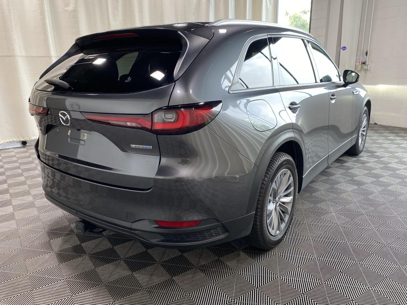Certified Used 2024 Machine Gray Metallic Mazda Preferred image 7