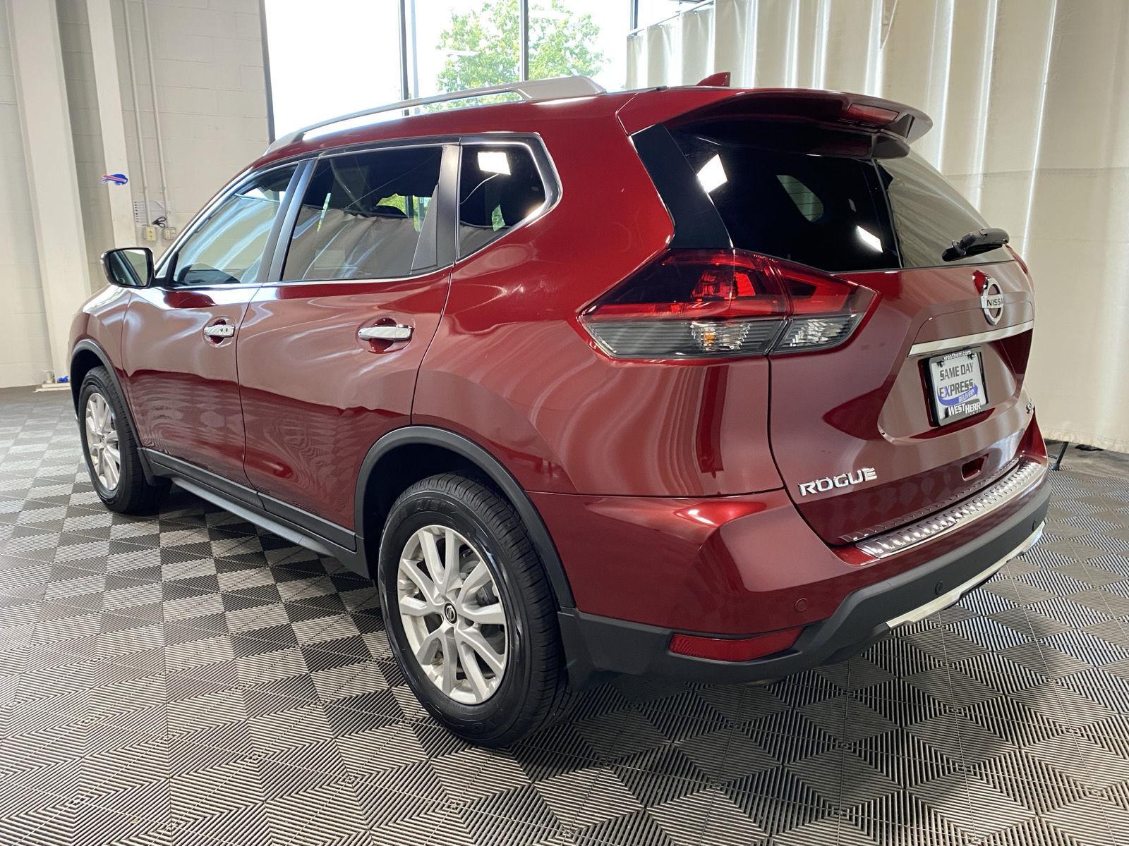 Used 2020 Scarlet Ember Tintcoat Nissan SV image 5