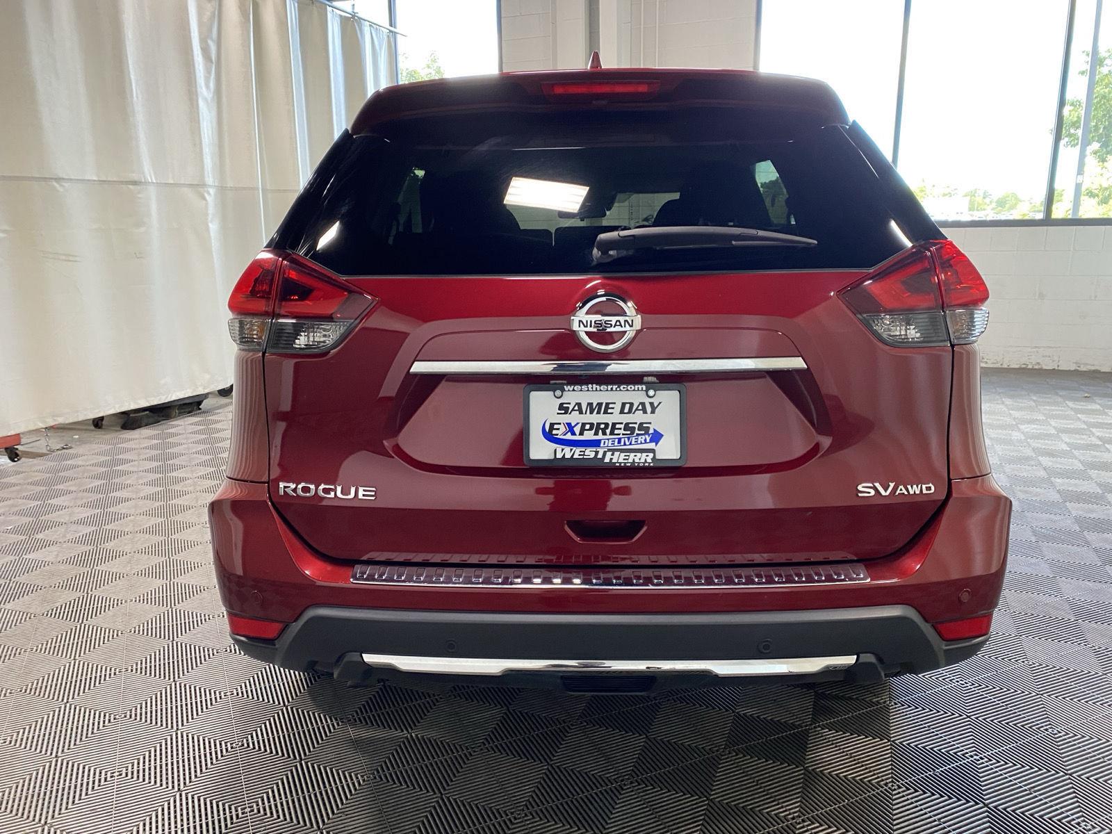 Used 2020 Scarlet Ember Tintcoat Nissan SV image 6