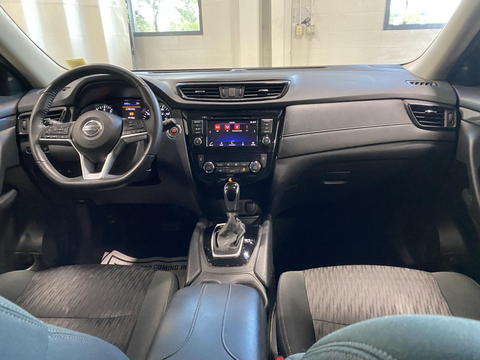 Used 2020 Scarlet Ember Tintcoat Nissan SV image 13