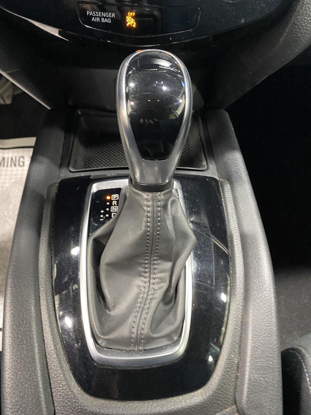 Used 2020 Scarlet Ember Tintcoat Nissan SV image 25
