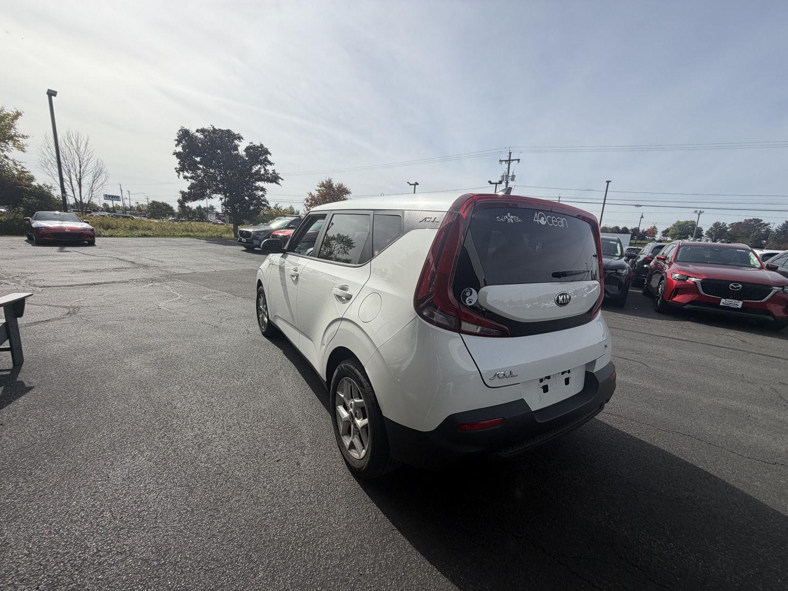 Used 2021 Snow White Pearl Kia S image 6