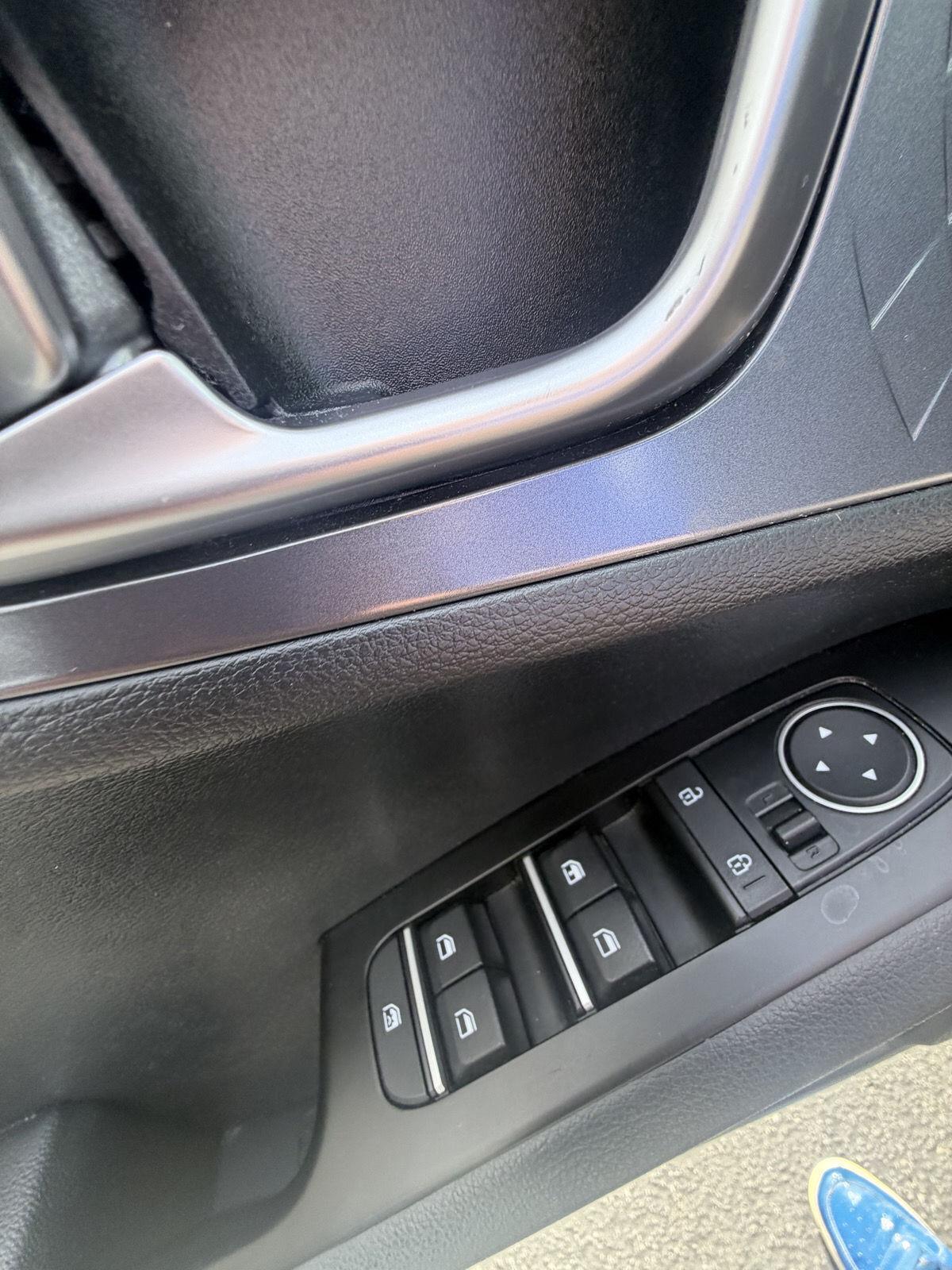 Used 2021 Snow White Pearl Kia S image 14