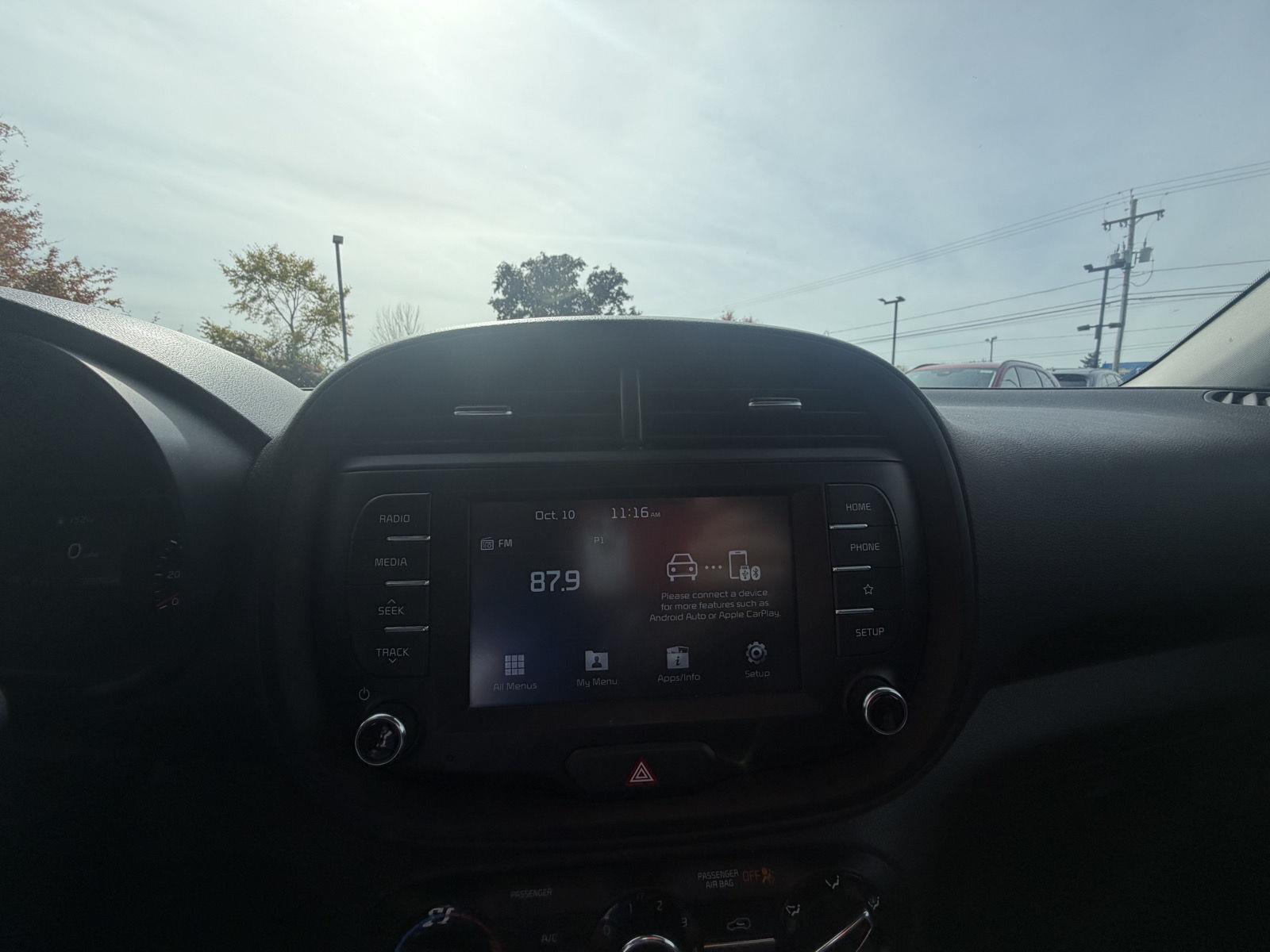 Used 2021 Snow White Pearl Kia S image 18