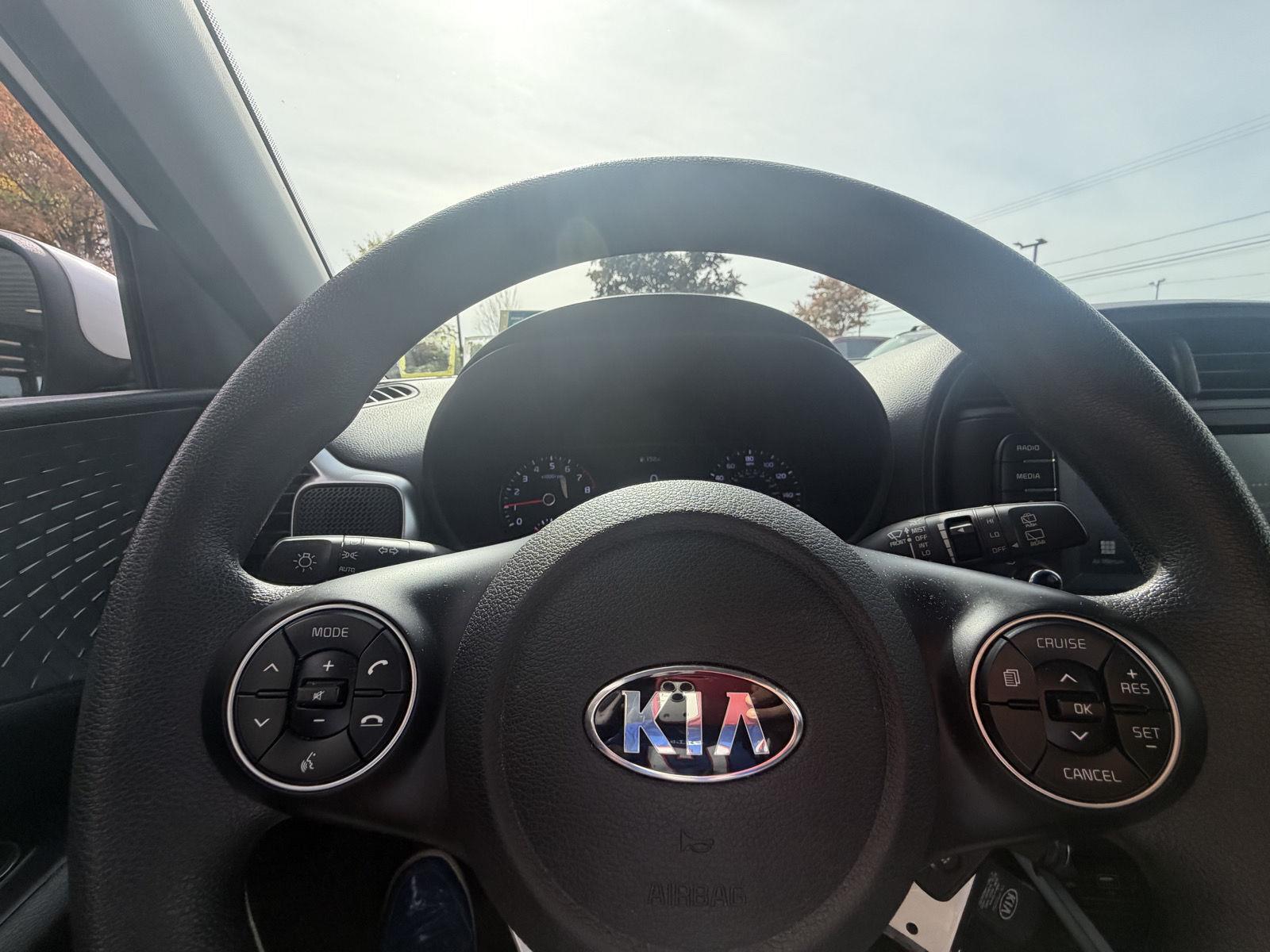 Used 2021 Snow White Pearl Kia S image 17
