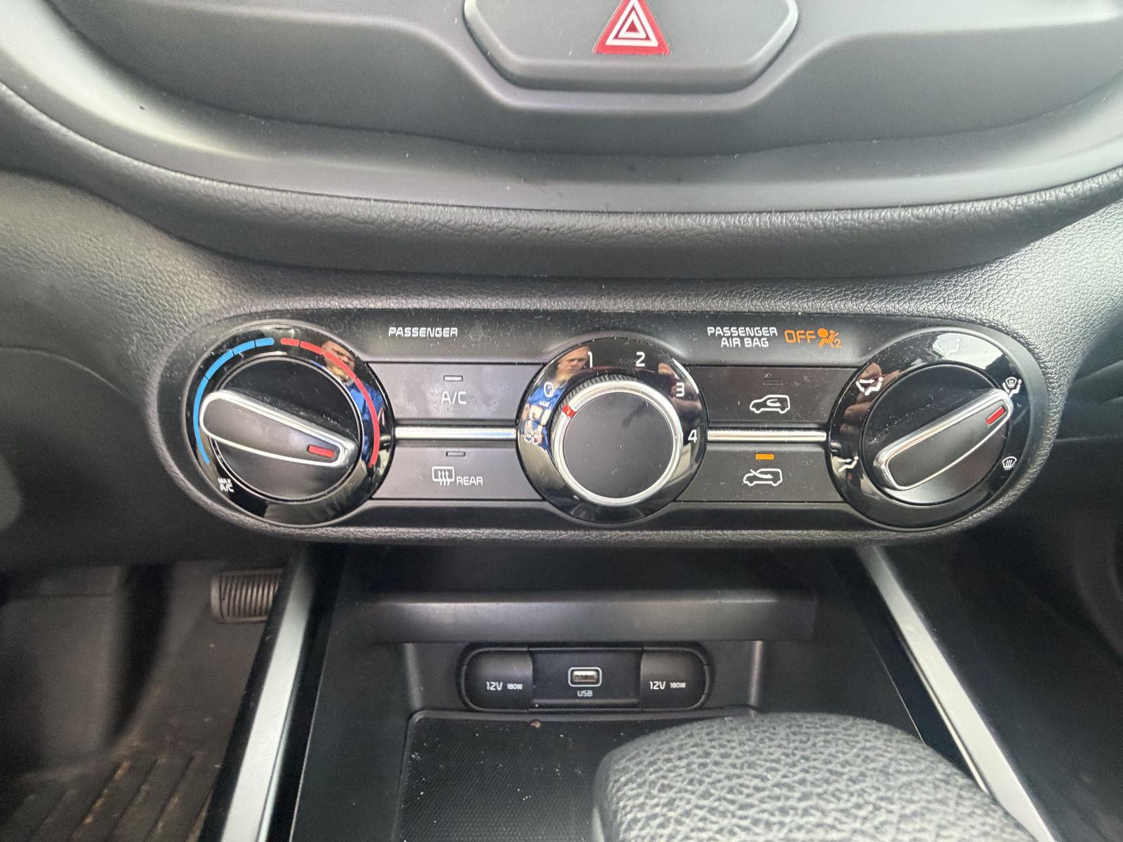Used 2021 Snow White Pearl Kia S image 19