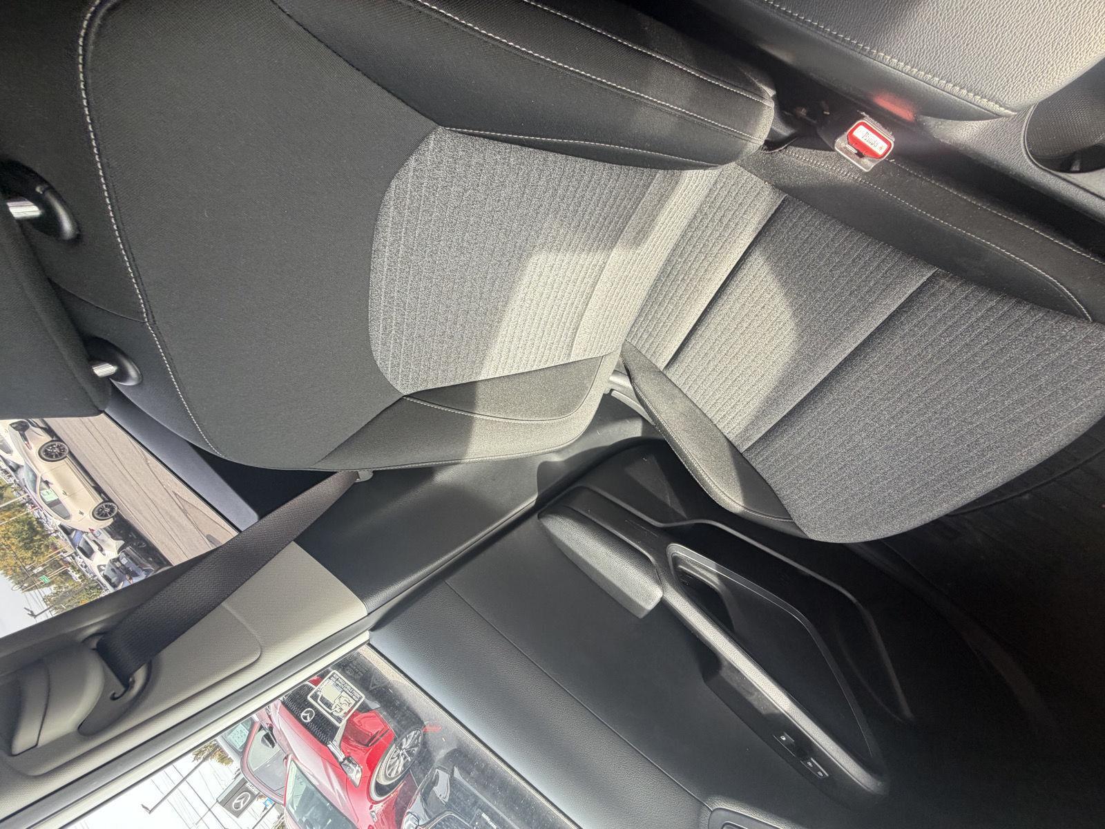 Used 2021 Snow White Pearl Kia S image 22