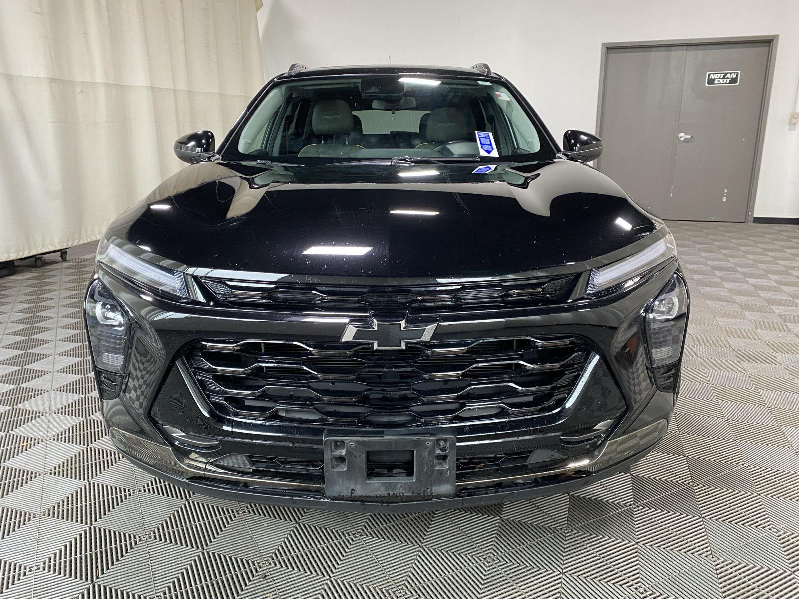 Used 2024 Mosaic Black Metallic Chevrolet ACTIV image 2