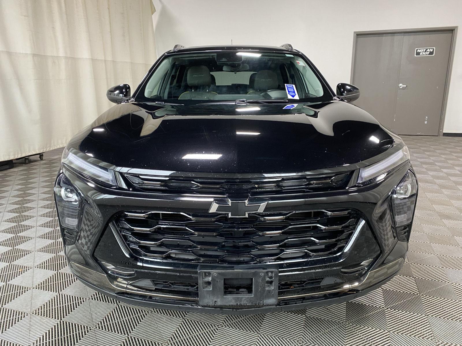 Used 2024 Mosaic Black Metallic Chevrolet ACTIV image 3
