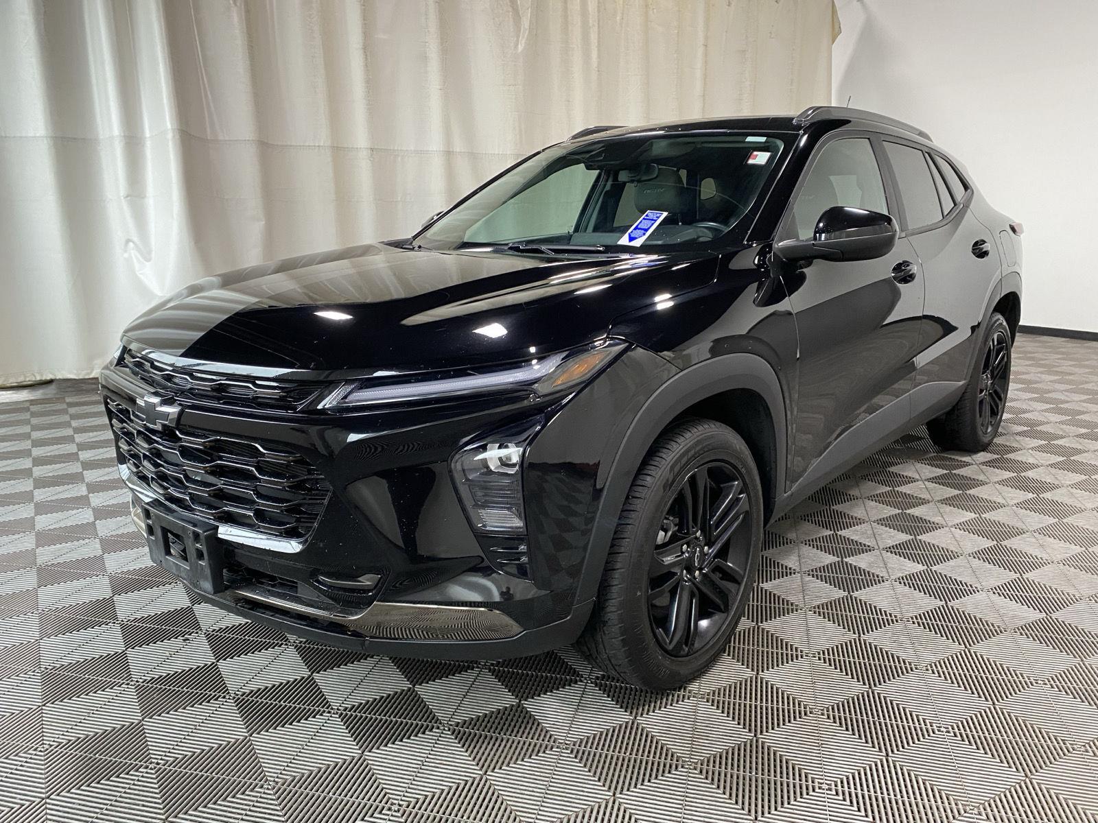 Used 2024 Mosaic Black Metallic Chevrolet ACTIV image 4
