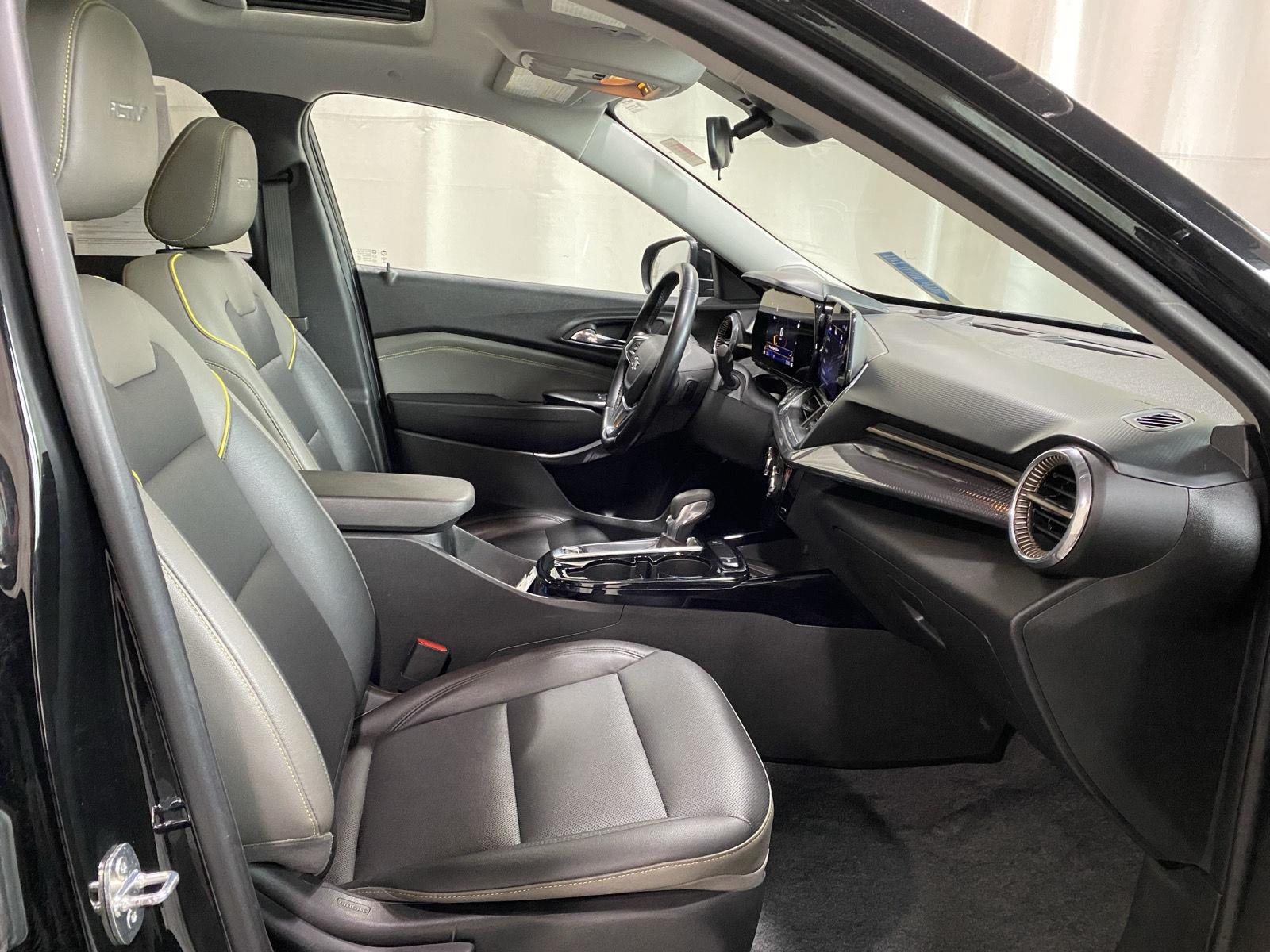 Used 2024 Mosaic Black Metallic Chevrolet ACTIV image 11