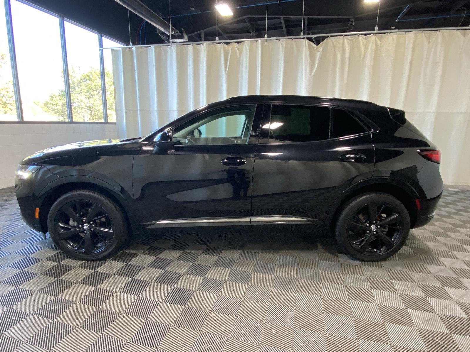 Used 2022 Ebony Twilight Metallic Buick Preferred image 4