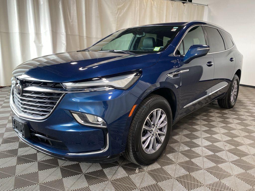 Used 2024 Blue Metallic Buick Essence image 3