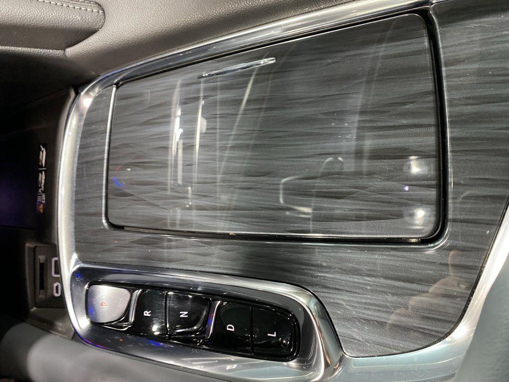 Used 2024 Blue Metallic Buick Essence image 31