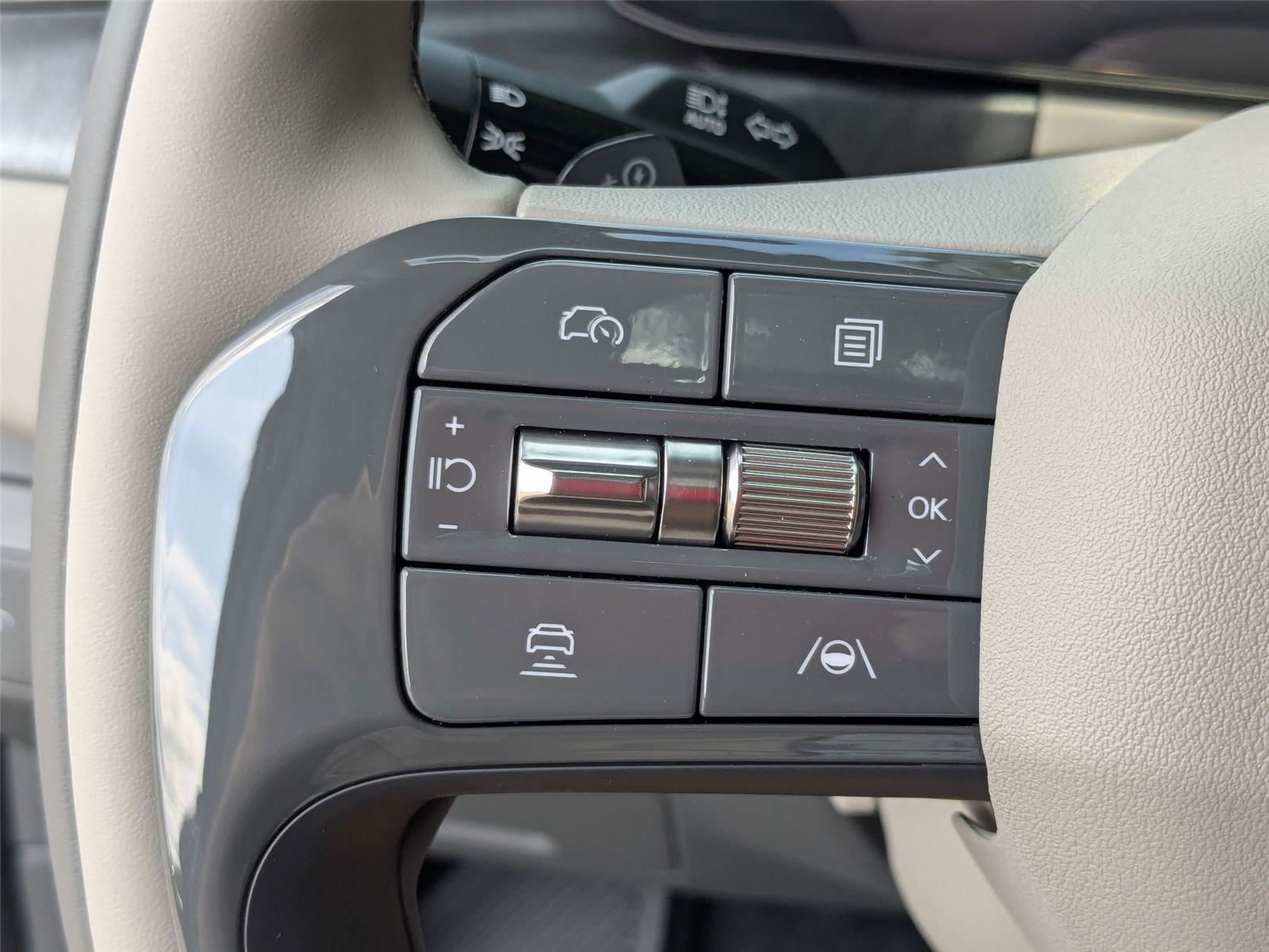 New 2026 EBONY BLACK KIA WIND image 19