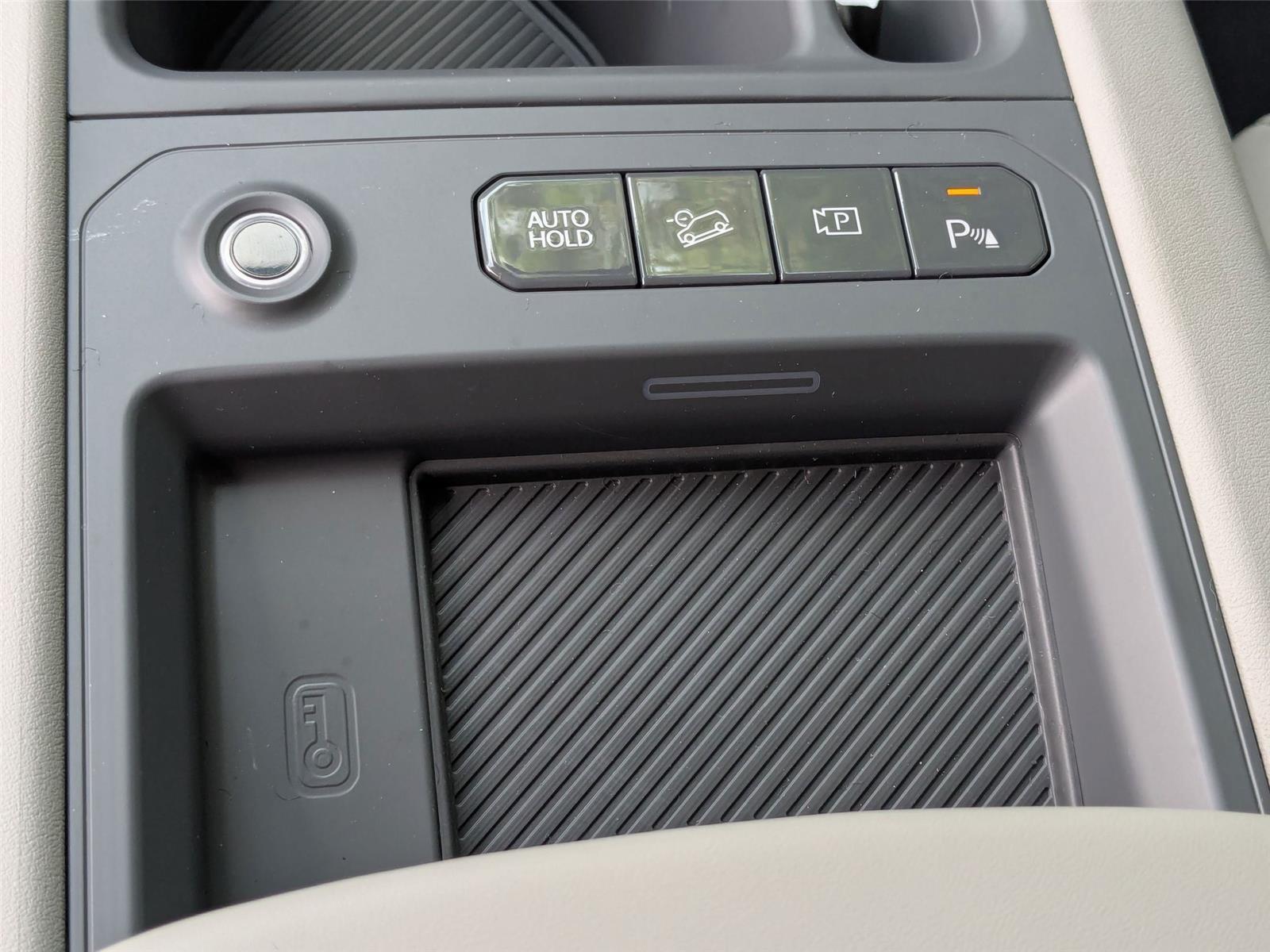New 2026 EBONY BLACK KIA WIND image 25