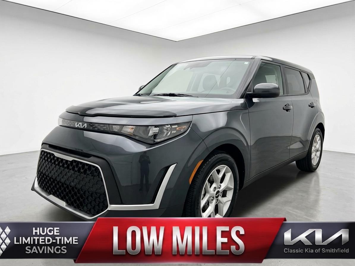 Gravity Gray 2025 Kia Soul LX FWD SUV / Crossover Front-Wheel Drive Continuously Variable Transmission