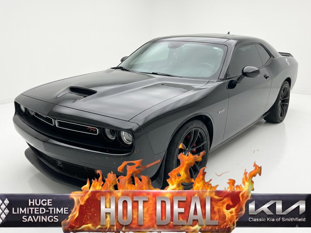 Pitch Black Clearcoat 2023 Dodge Challenger R/T RWD Coupe Rear-Wheel Drive 8-Speed Automatic