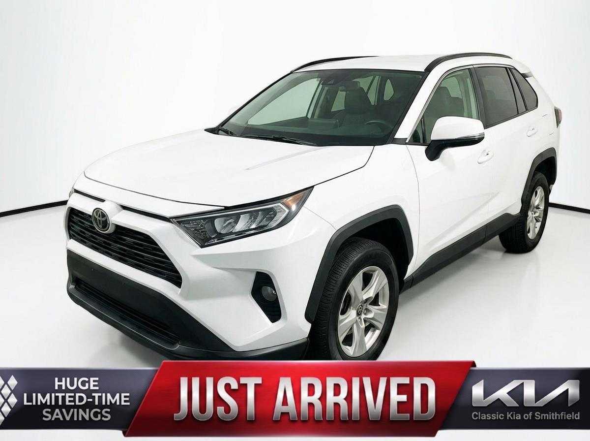 Super White 2020 Toyota RAV4 XLE FWD SUV / Crossover Front-Wheel Drive Automatic