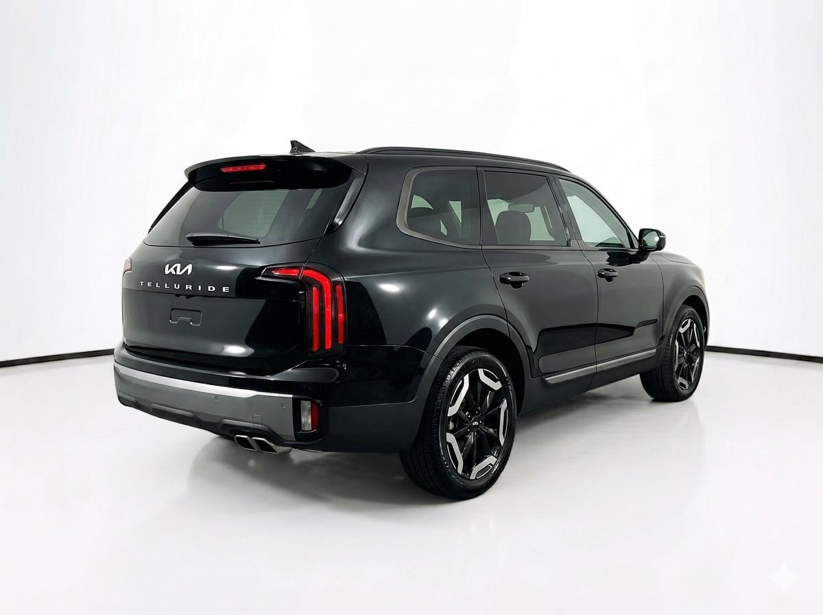 Used 2025 Ebony Black Kia S image 9