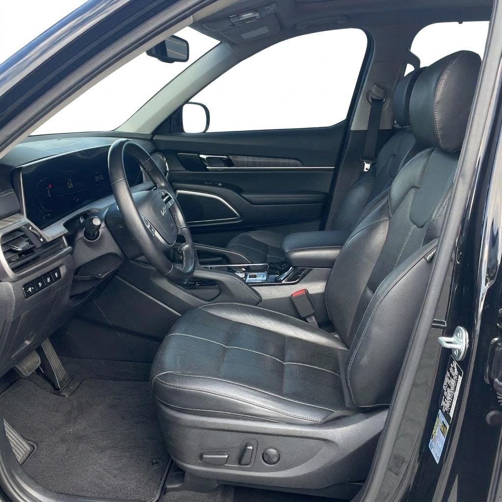 Used 2025 Ebony Black Kia S image 10