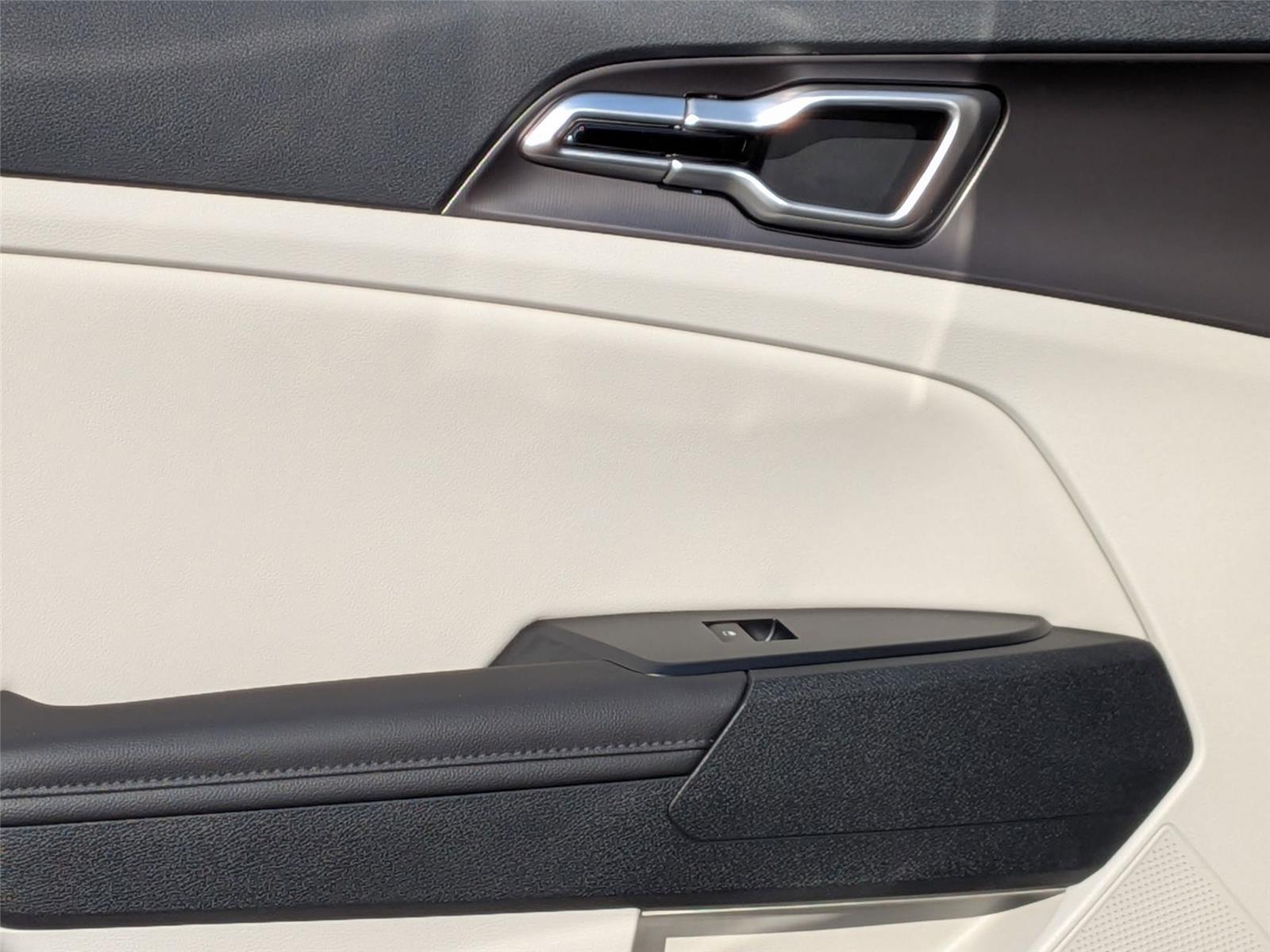 New 2026 Panthera Metal Gray Kia EX image 23