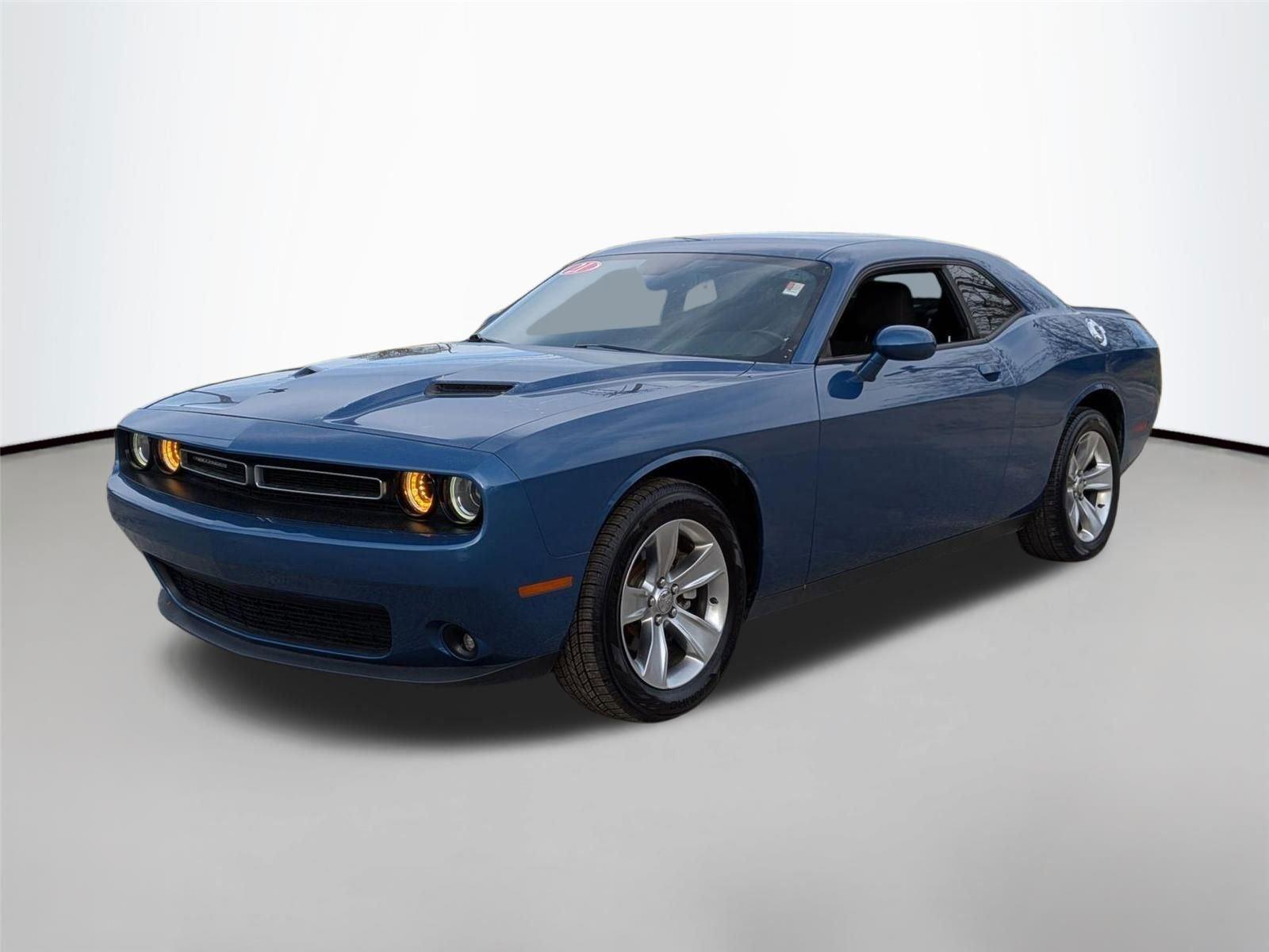 2021 Dodge Challenger SXT RWD