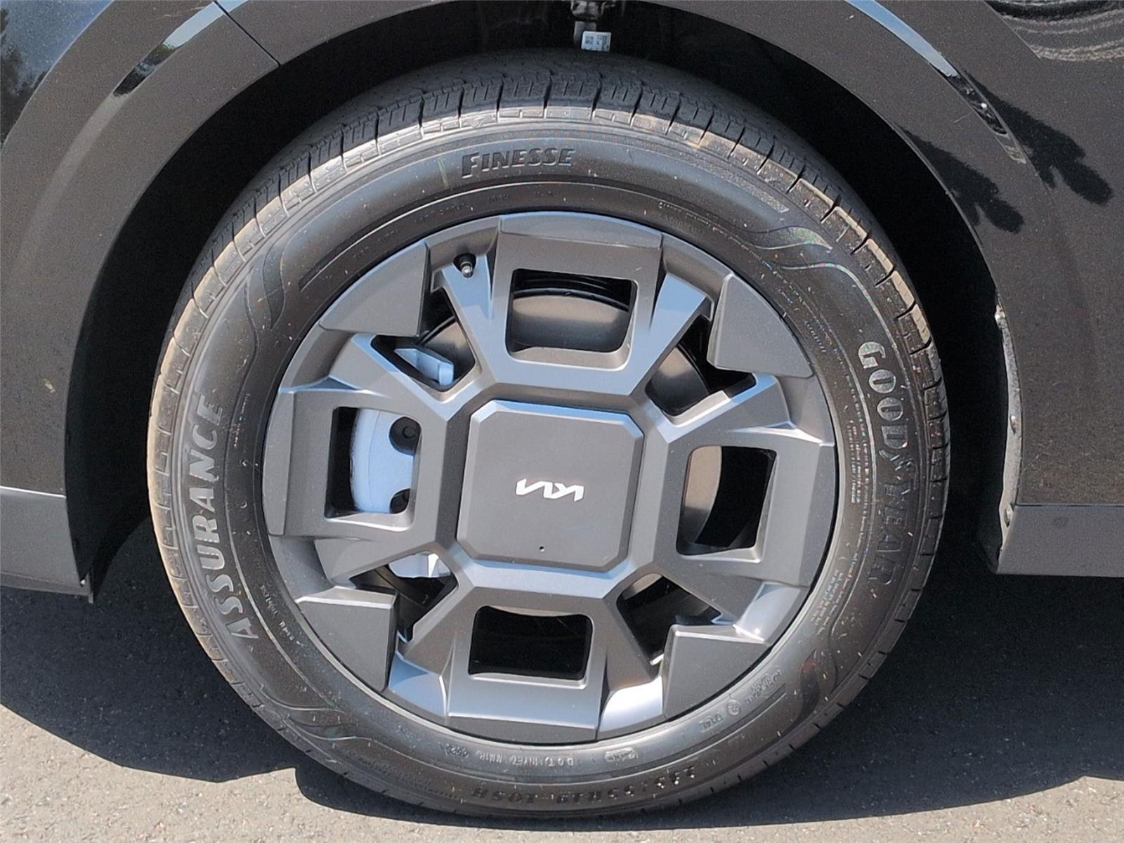 New 2026 Aurora Black Pearl Kia EX image 10