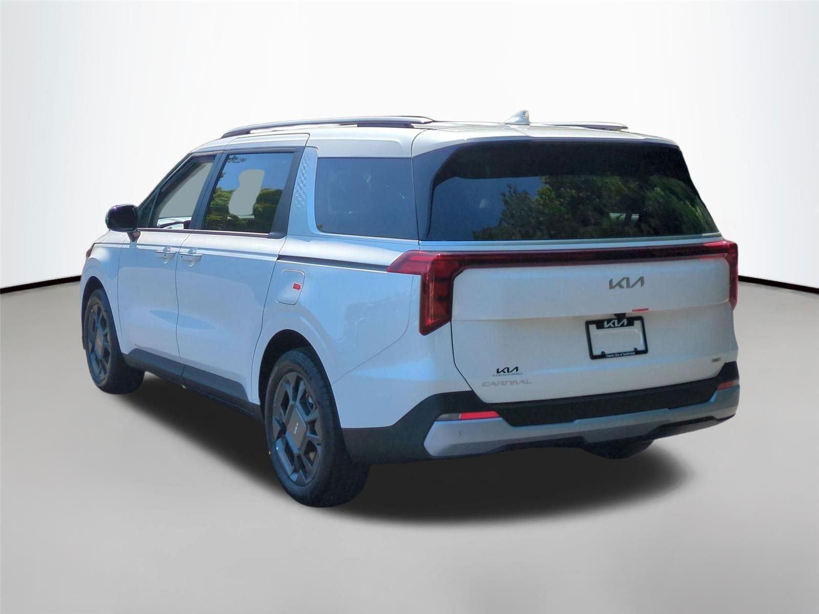 New 2026 Snow White Pearl Kia EX image 3