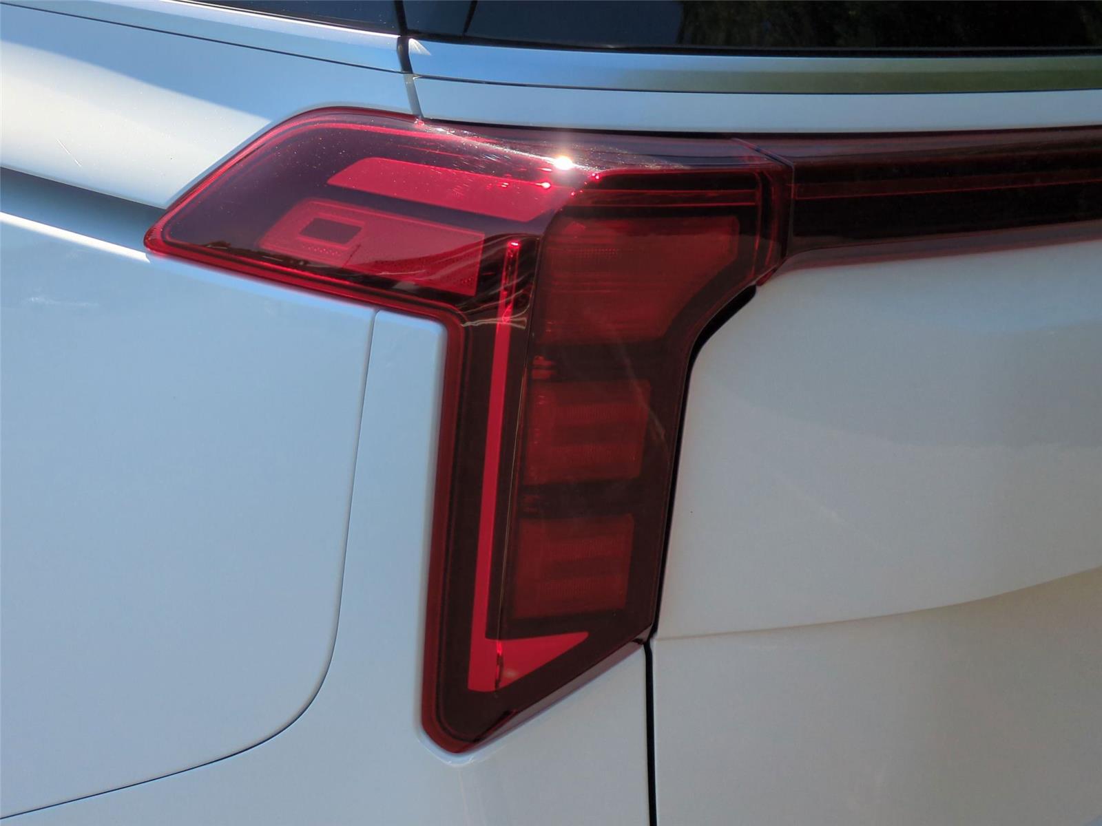 New 2026 Snow White Pearl Kia EX image 12