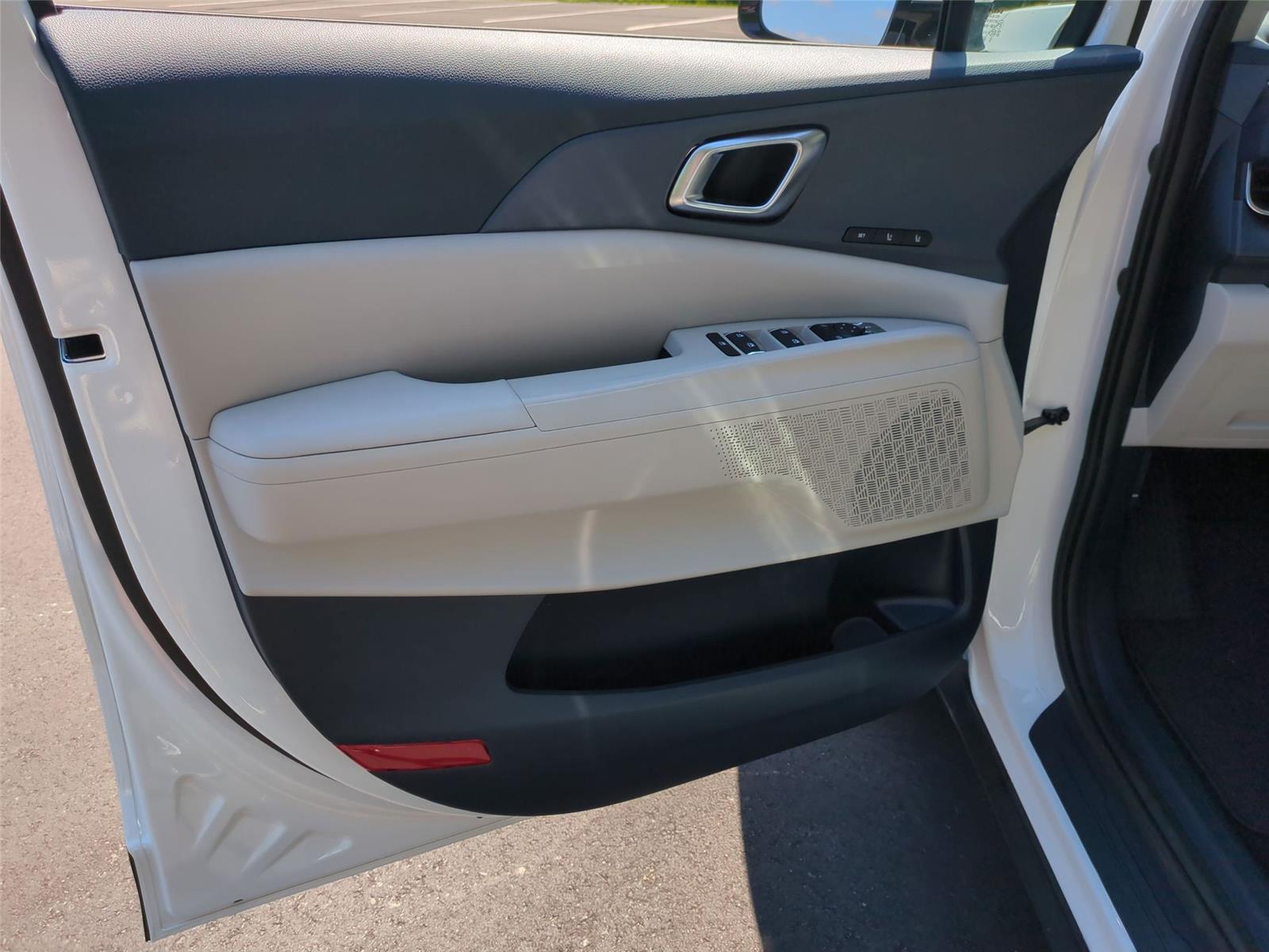 New 2026 Snow White Pearl Kia EX image 15