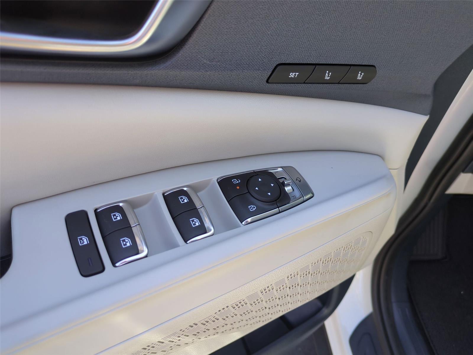 New 2026 Snow White Pearl Kia EX image 16