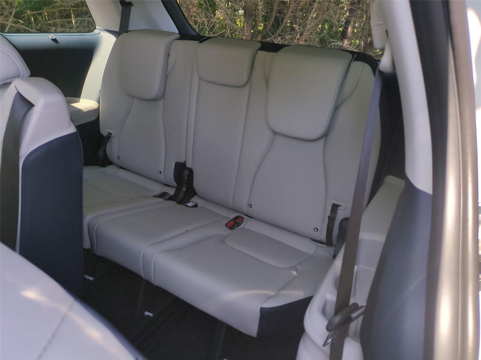 New 2026 Snow White Pearl Kia EX image 34
