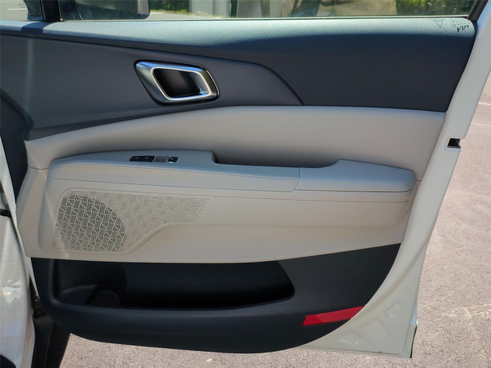 New 2026 Snow White Pearl Kia EX image 38