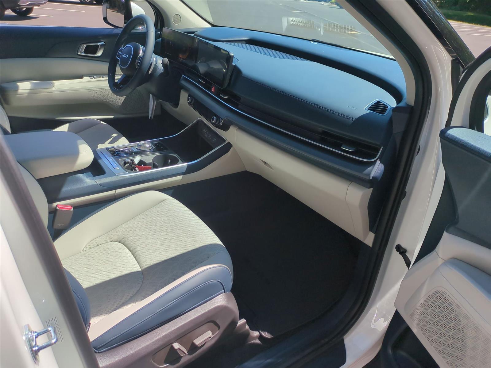 New 2026 Snow White Pearl Kia EX image 40