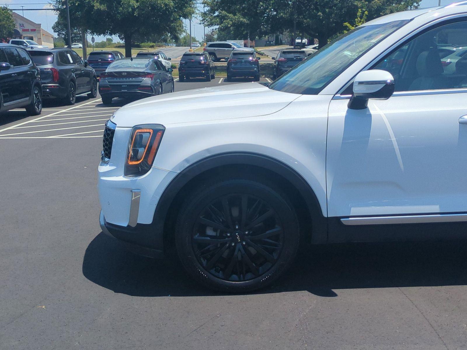 Used 2022 Glacial White Pearl Kia SX image 27