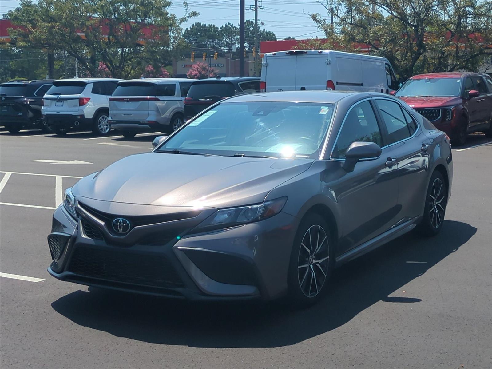 2024 Toyota Camry SE FWD