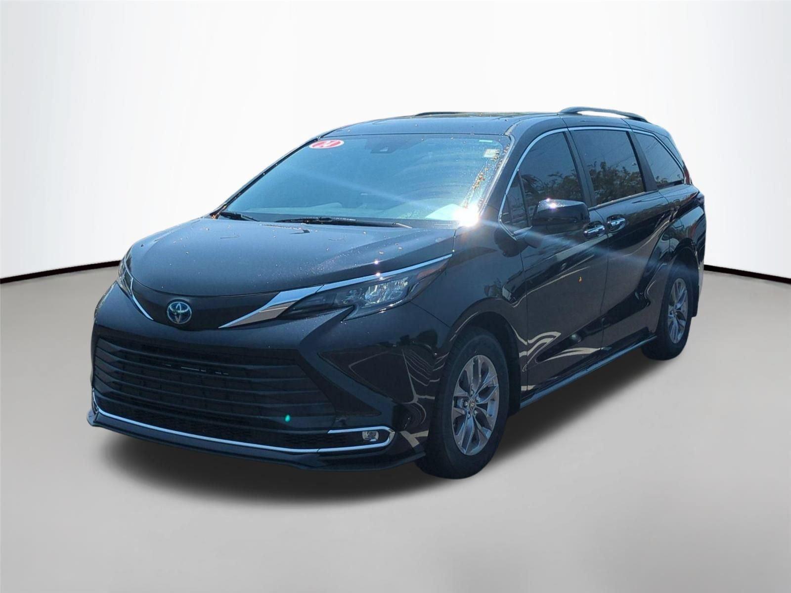 Midnight Black Metallic 2024 Toyota Sienna Minivan Front-Wheel Drive Continuously Variable Transmission