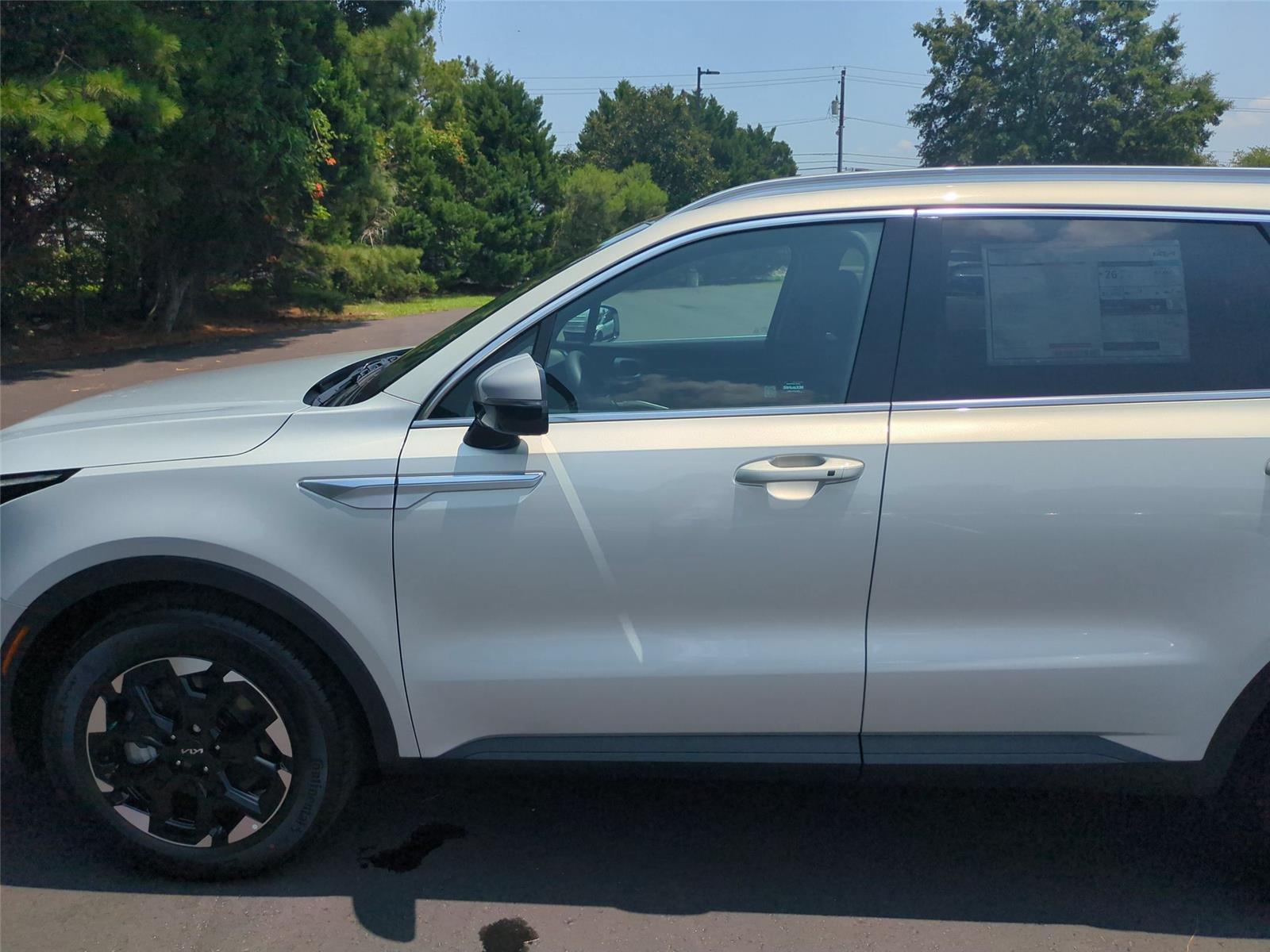 New 2026 Ivory Silver Kia S image 15