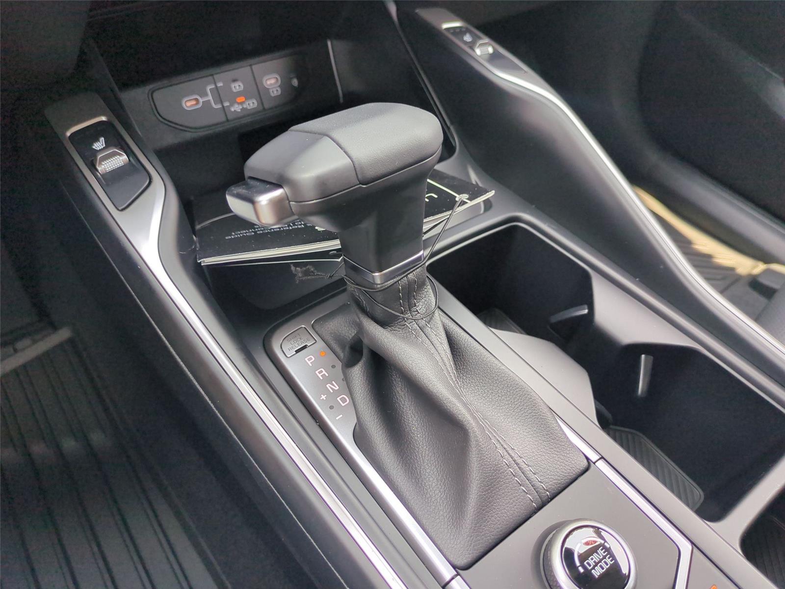 New 2026 Ivory Silver Kia S image 29