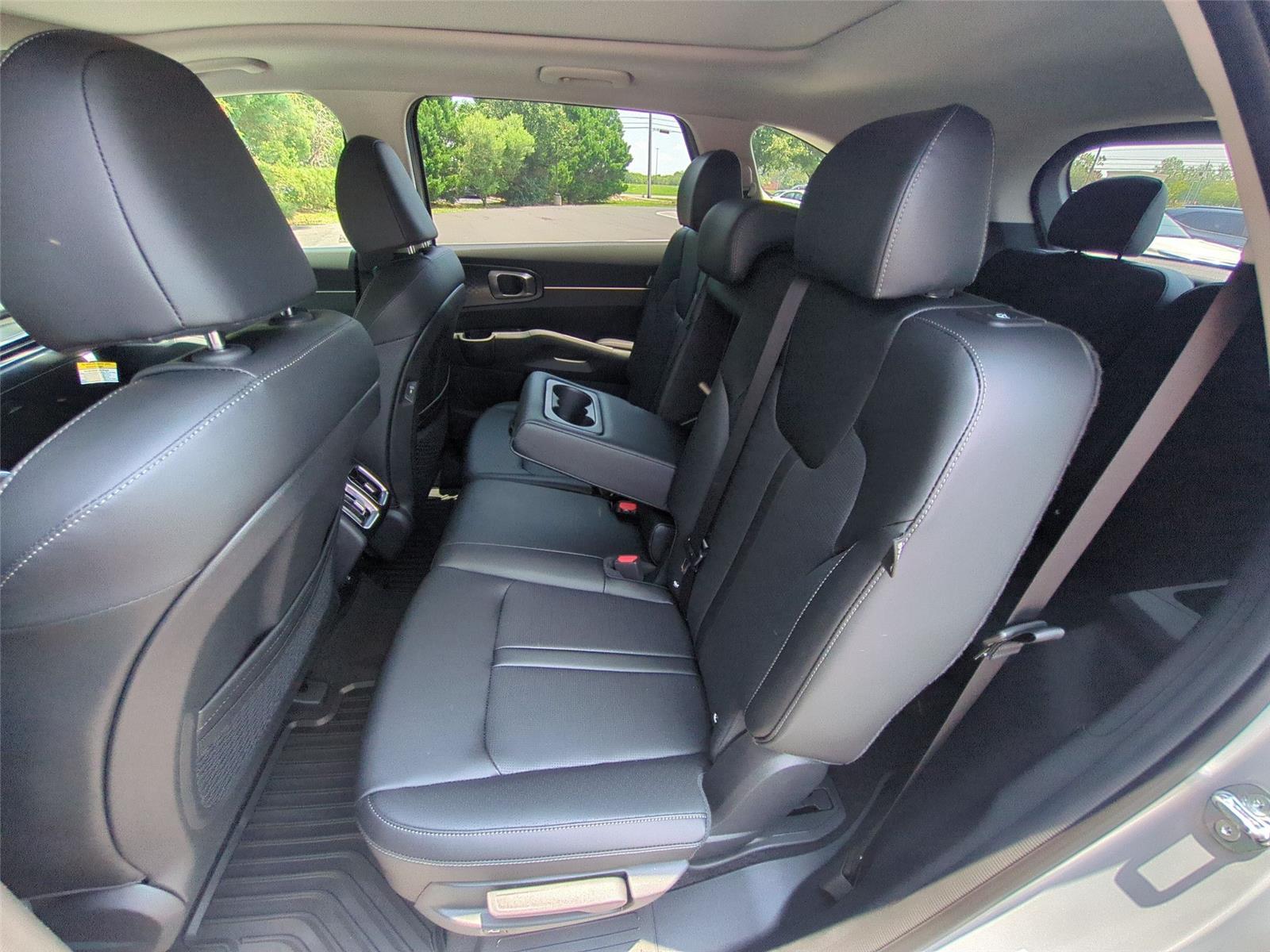 New 2026 Ivory Silver Kia S image 33