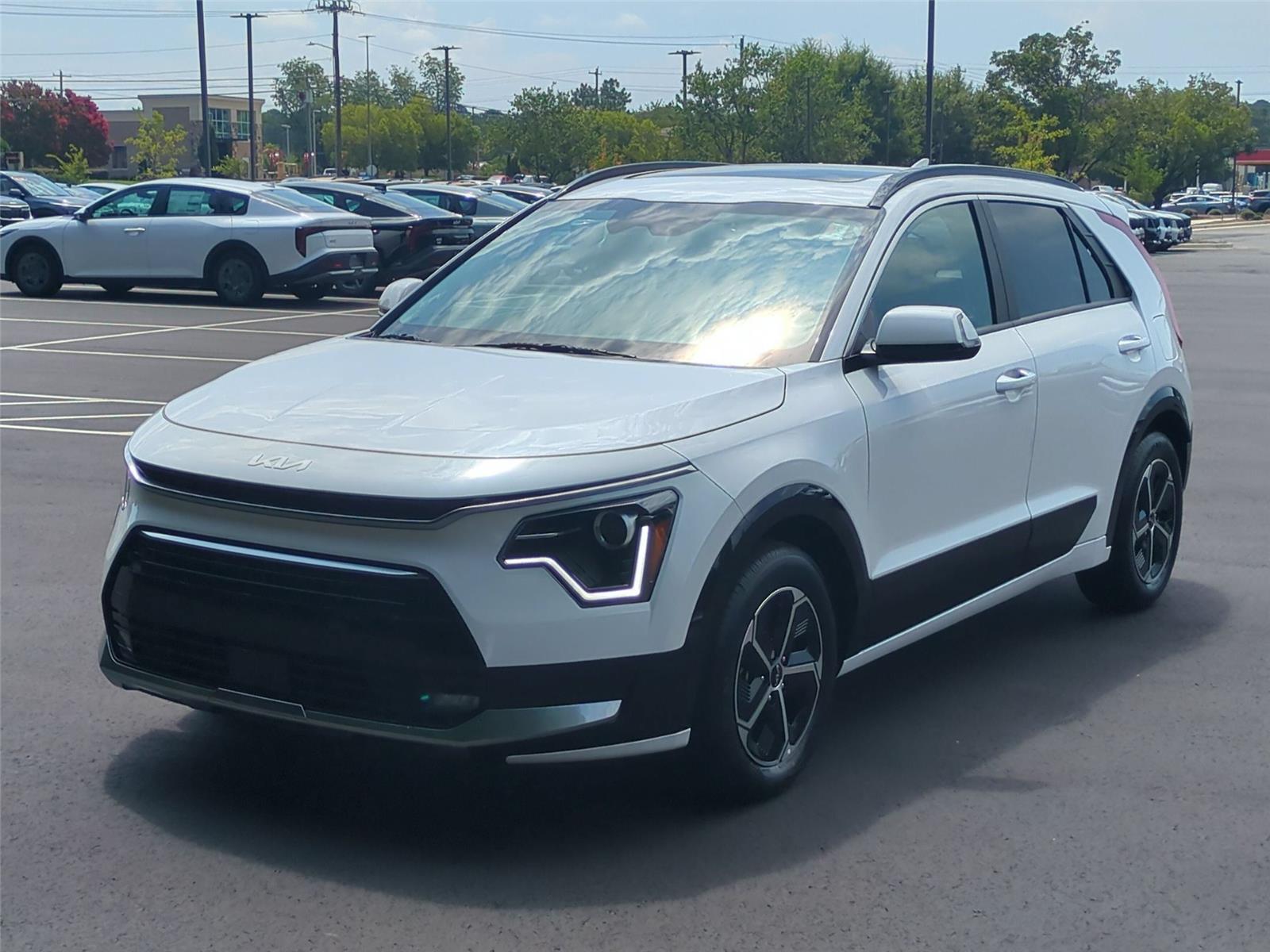 Snow White Pearl 2026 Kia Niro SUV / Crossover Front-Wheel Drive Automatic
