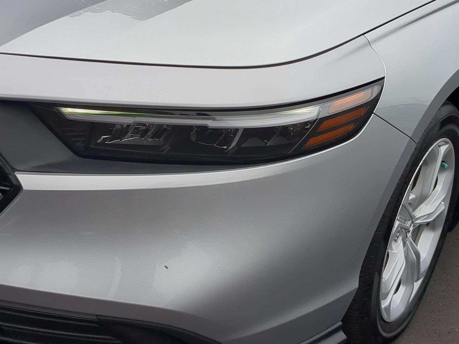 Used 2024 Solar Silver Metallic Honda LX image 9